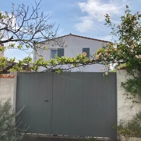 Charmante Maison à L'île De Ré Au Calme, Avec Jardin Et Deux Vélos Сasa de vacaciones