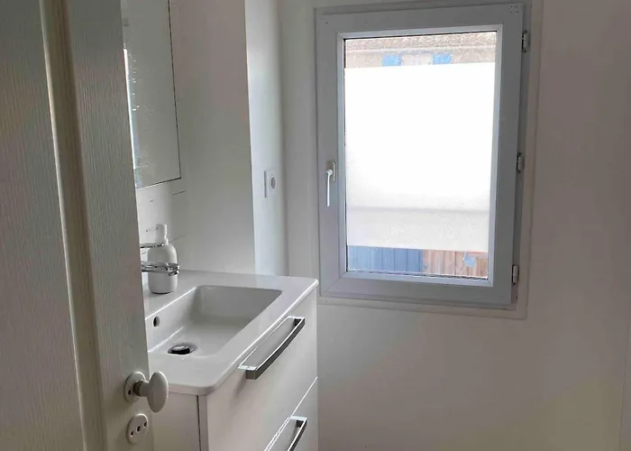 Holiday home Charmante Maison A L'ile De Re Au Calme, Avec Jardin Et Deux Velos